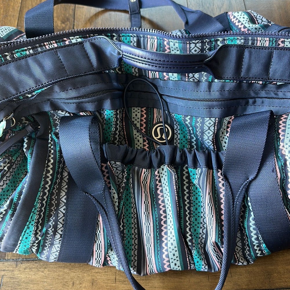 Limited edition Lululemon duffel bag in excellent condition!